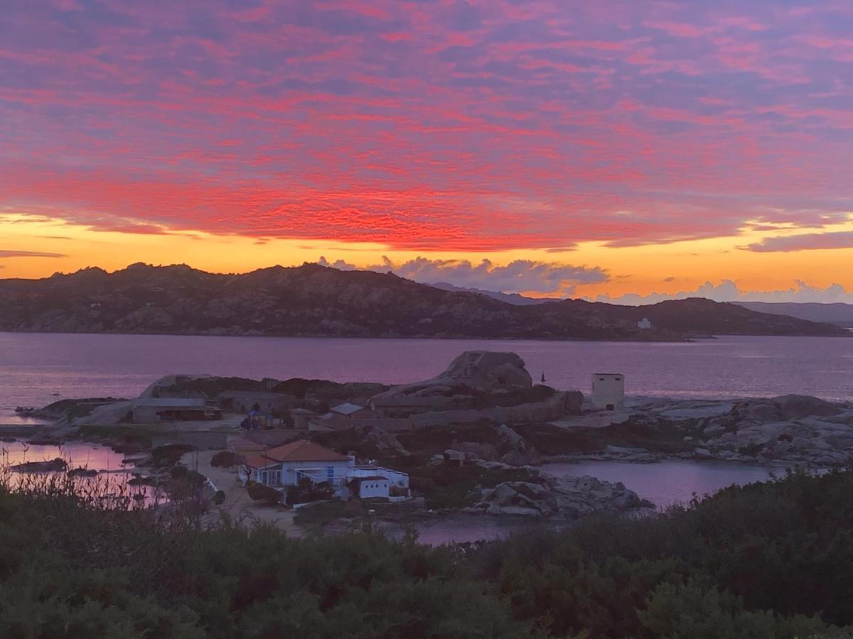 A Punta Tegge Il Mare La Spiaggia Il Tramonto La Maddalena  Exteriér fotografie